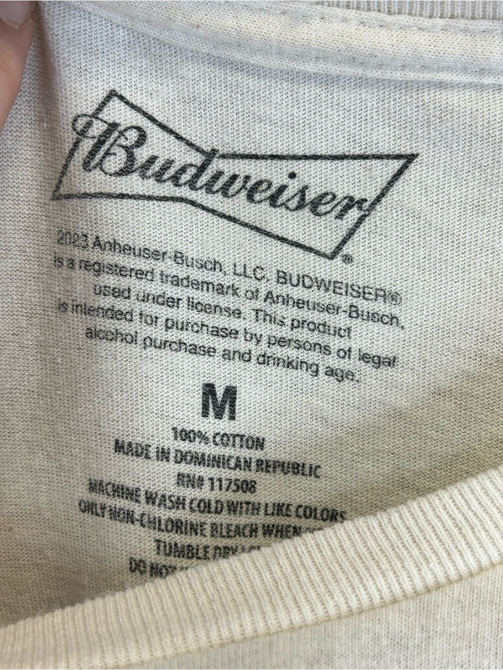 Budweiser Graphic Tee Clydesdales Equestrian Size‎ M Beer Logo Party Horse Drink - Picture 7 of 11